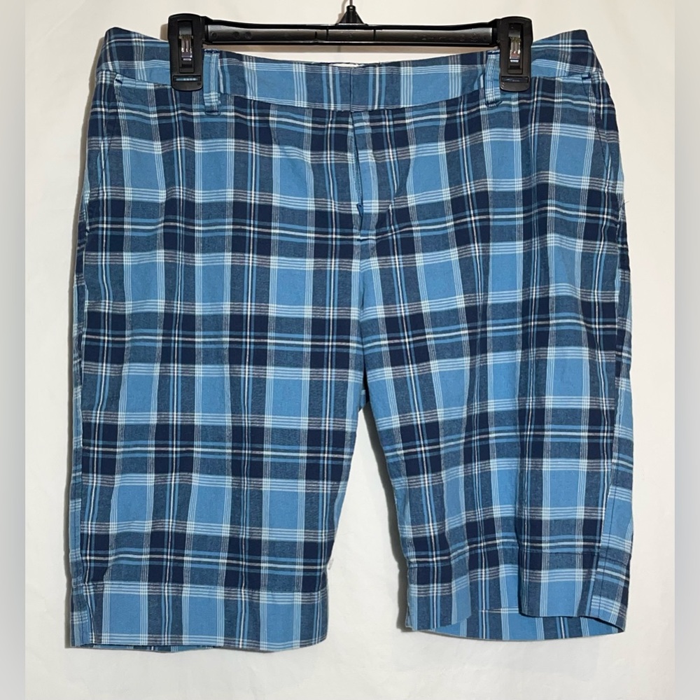Retro Y2K! Ladies GAP plaid bermuda shorts. Size 10